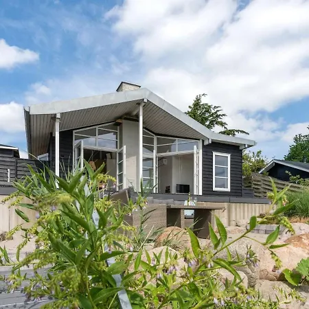 Holiday home Holiday Awild - 10m From The Sea In Funen By Interhome *